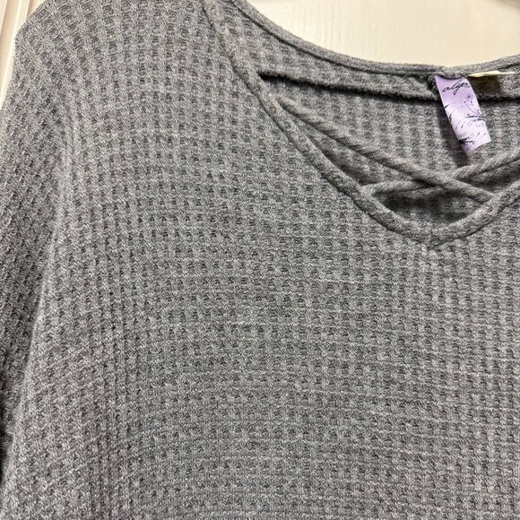 Criss Cross Sweater - Picture 2 of 5